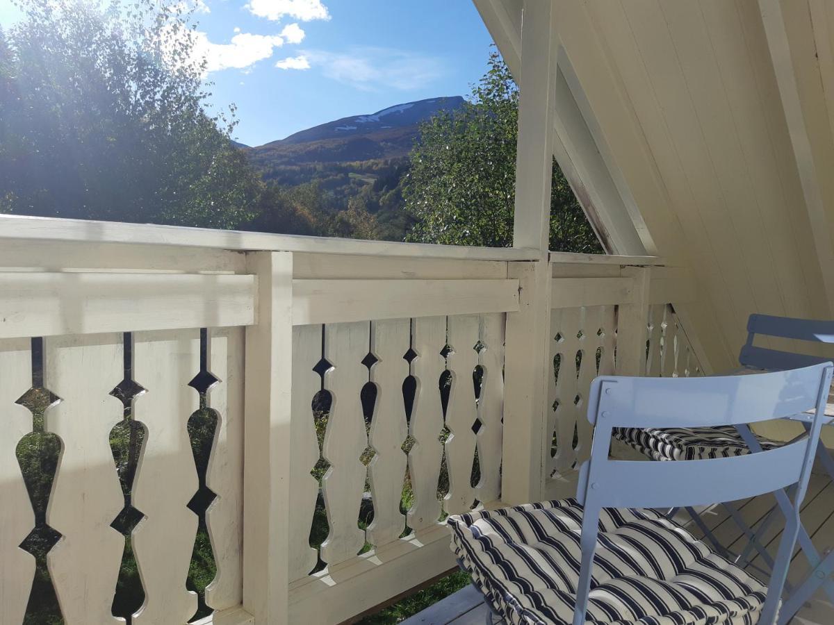 Eidsdal Camping Og Feriehus Екстериор снимка
