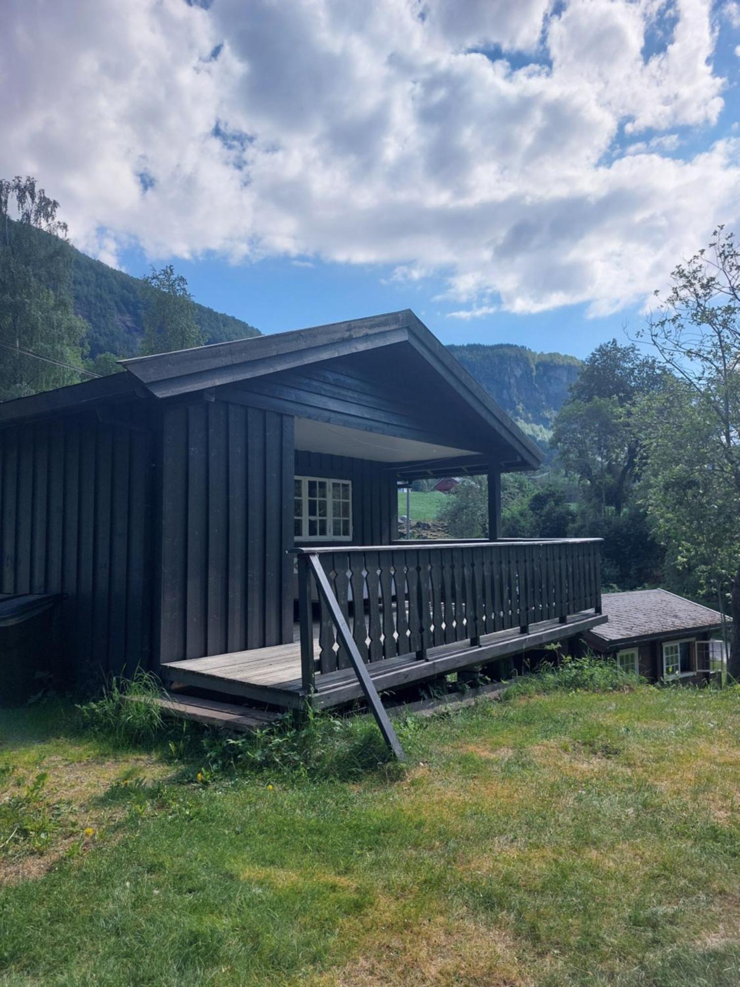 Eidsdal Camping Og Feriehus Екстериор снимка