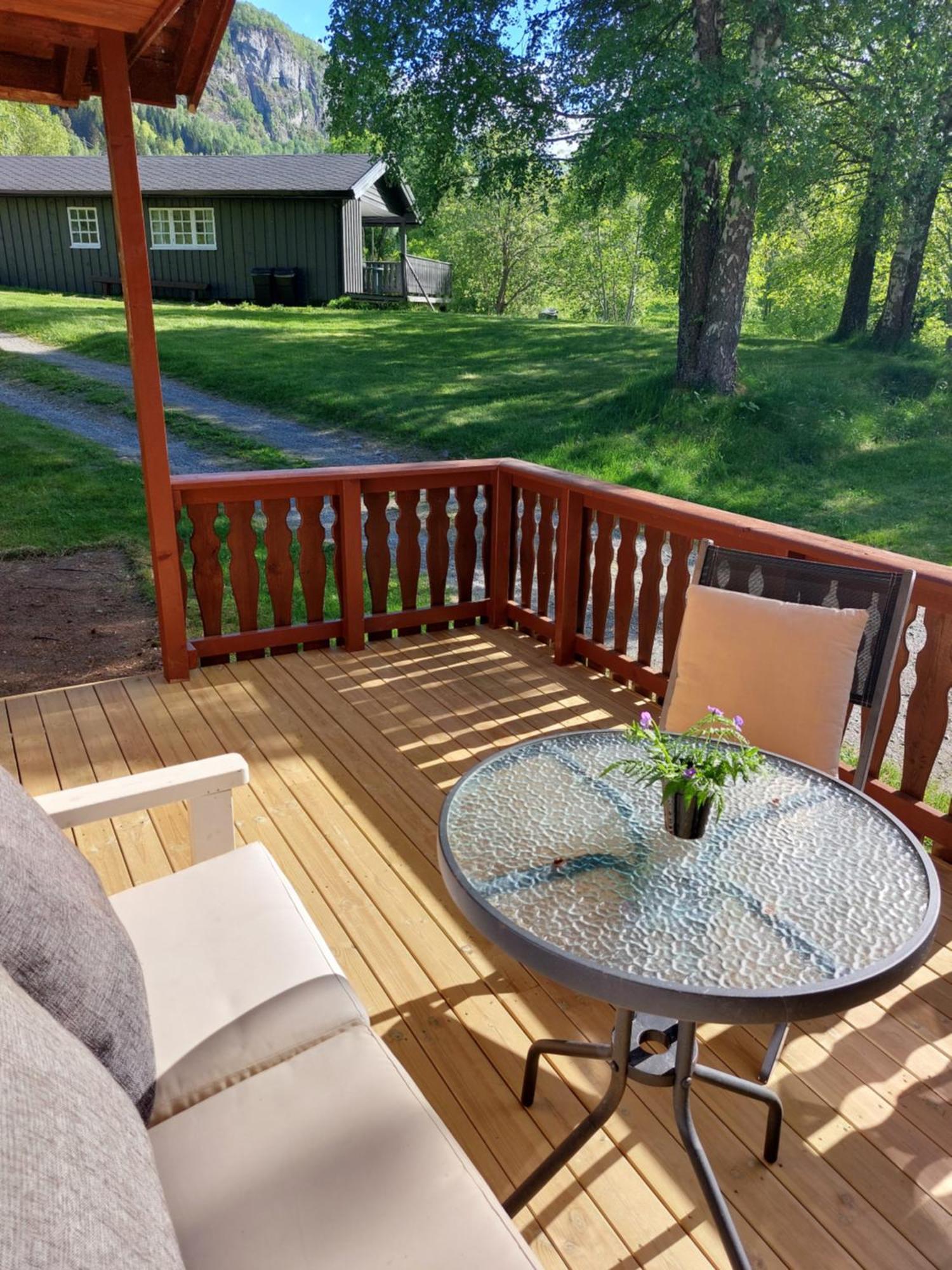 Eidsdal Camping Og Feriehus Екстериор снимка
