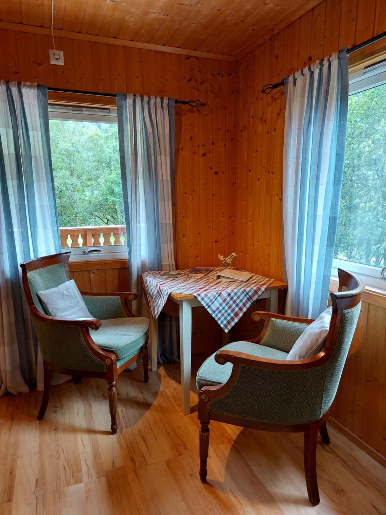 Eidsdal Camping Og Feriehus Екстериор снимка