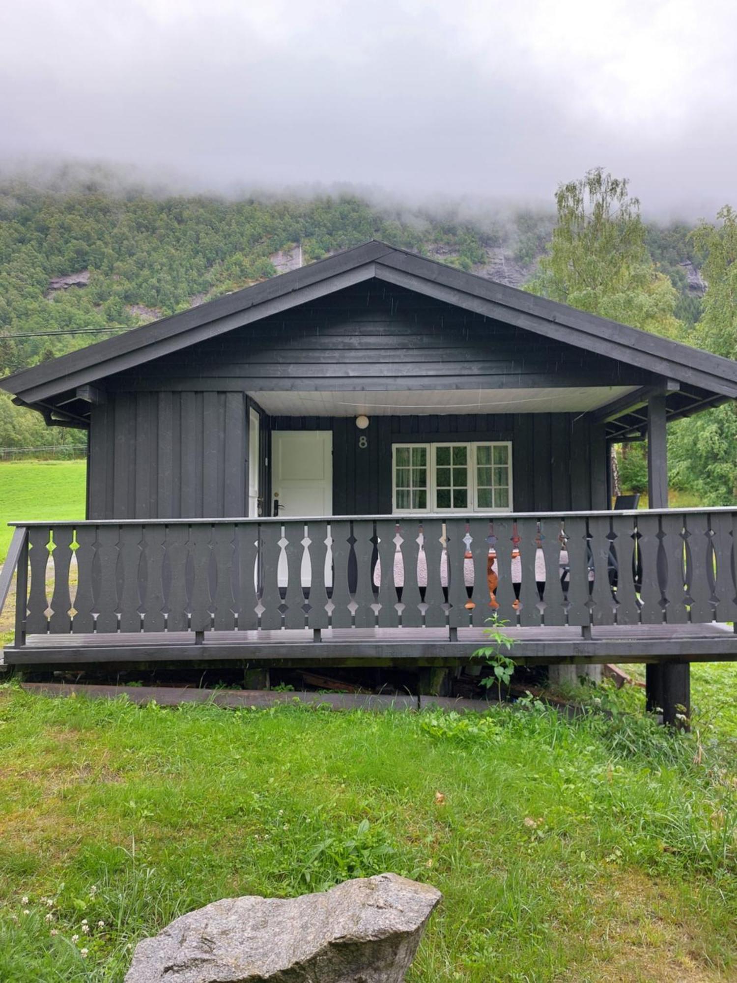 Eidsdal Camping Og Feriehus Екстериор снимка