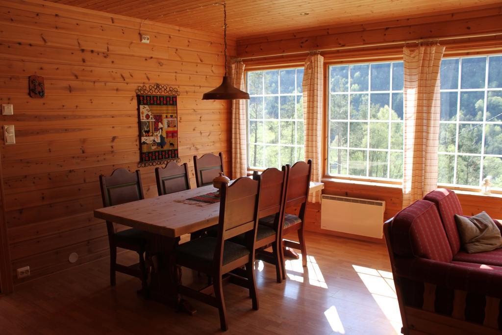 Eidsdal Camping Og Feriehus Екстериор снимка