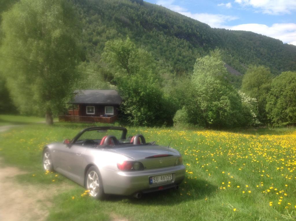 Eidsdal Camping Og Feriehus Екстериор снимка