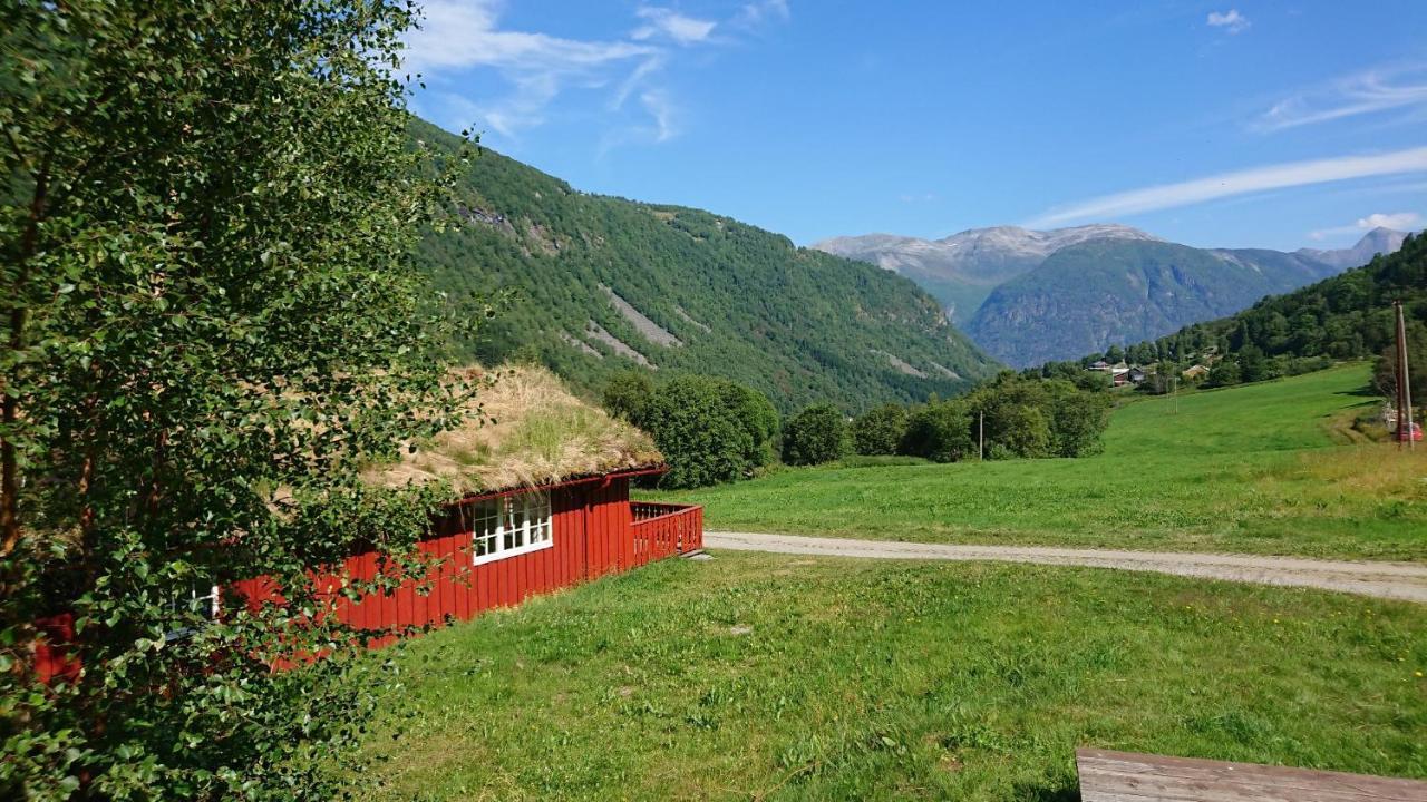 Eidsdal Camping Og Feriehus Екстериор снимка